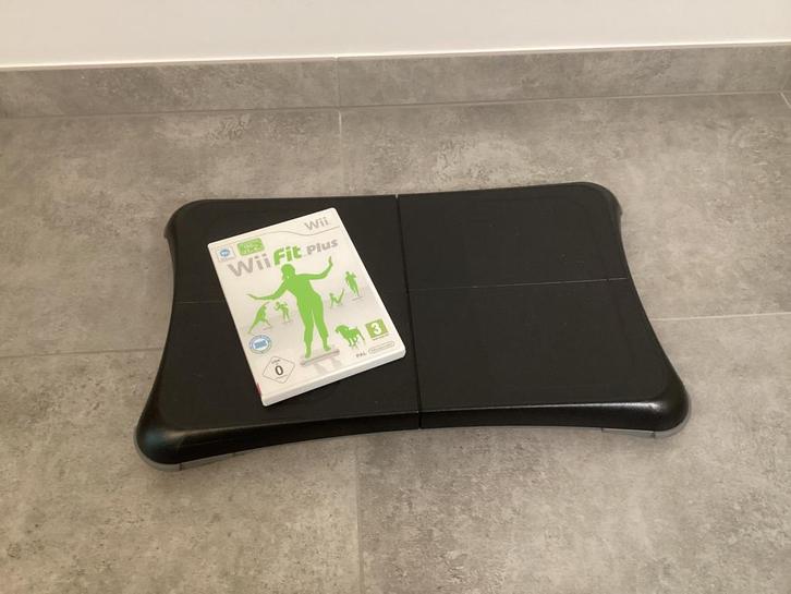 SINTERKLAAS Nintendo Wii Balance Board + Wii Fit Plus spel, Games en Spelcomputers, Games | Nintendo Wii, Zo goed als nieuw, Sport