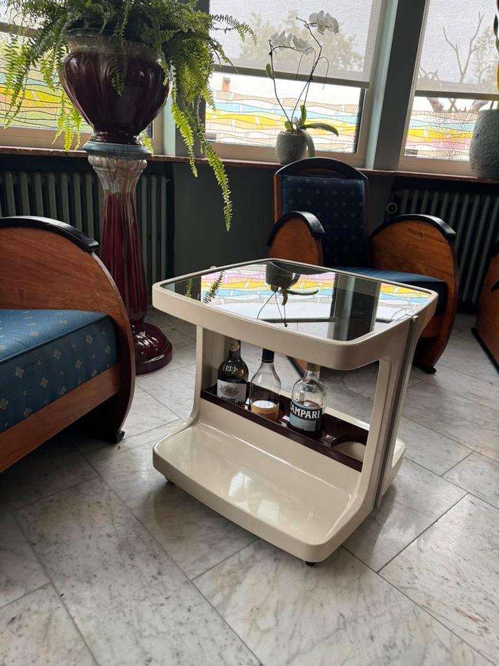 Space Age rijdend barmeubeltje Marc Held voor Prisunic, Huis en Inrichting, Tafels | Salontafels, Zo goed als nieuw, Minder dan 50 cm