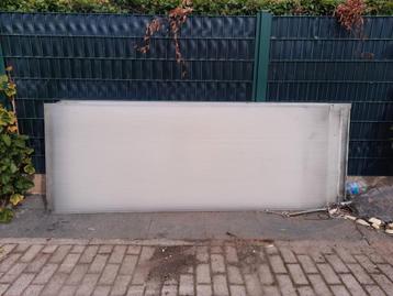 Panelen van afdak beschikbaar voor biedingen