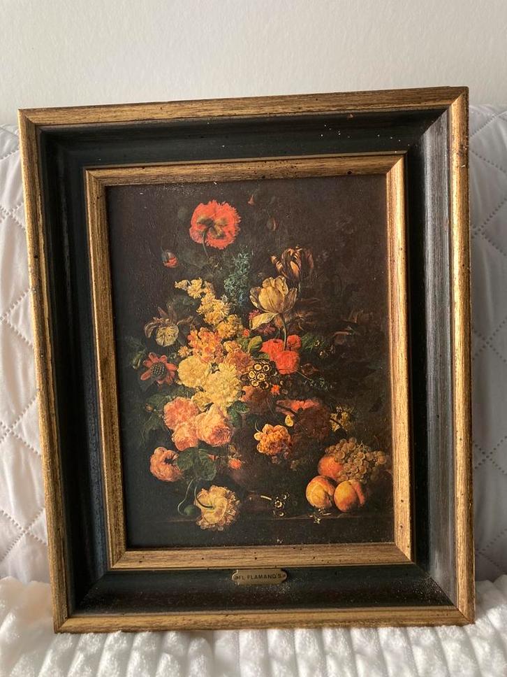 Het schilderij  is een stilleven Bloemen en fruit, Antiek en Kunst, Kunst | Schilderijen | Klassiek, Ophalen of Verzenden