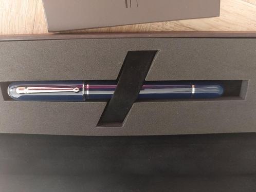 Stylo à bille dunhill, Verzamelen, Pennenverzamelingen, Zo goed als nieuw, Balpen, Overige merken, Met doosje, Ophalen of Verzenden