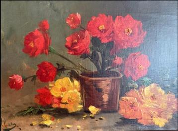 Bloemenbos in een vaas op tafel beschikbaar voor biedingen