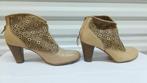 214B* CYPRES jolis boots beige tout cuir (38), Vêtements | Femmes, Beige, Porté, Cyprès, Envoi