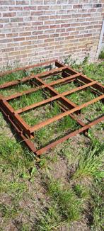 2 metalen palletten 1215 mm op 1240 mm, Ophalen, Gebruikt, IJzer