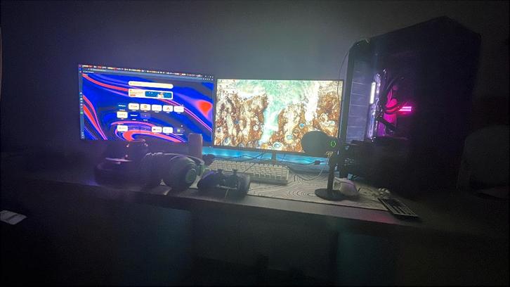 !*2 Monitoren, Muis en Keyboard en muispad en RAZER headset*, Computers en Software, Toetsenborden, Zo goed als nieuw, Qwerty