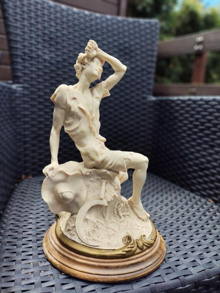 Grande belle statue Capodimonte, jeune homme, parfait état, Antiquités & Art, Antiquités | Porcelaine, Enlèvement