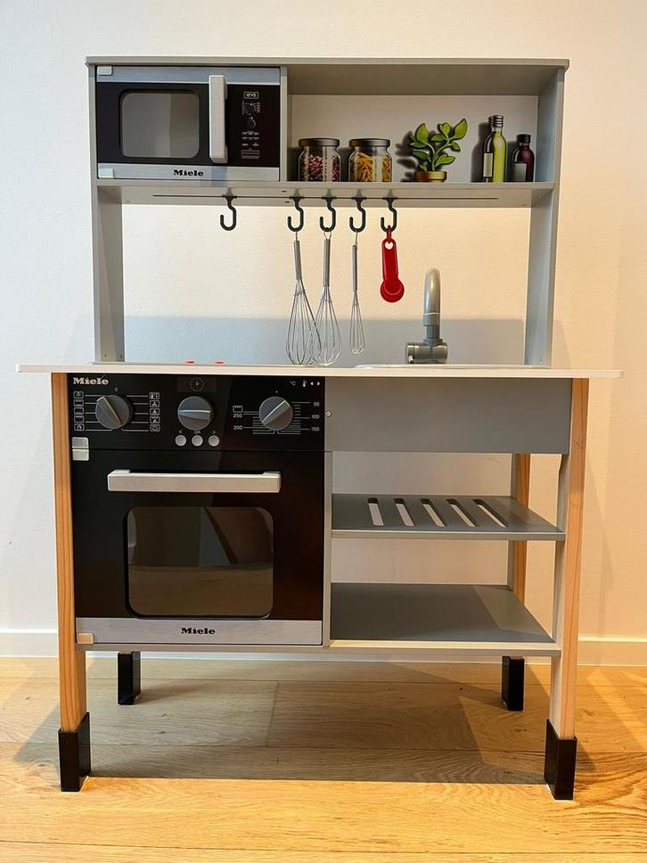 Miele speelkeukentje in nieuwstaat, Kinderen en Baby's, Speelgoed | Speelkeukens, Zo goed als nieuw, Speelkeuken, Hout, Ophalen