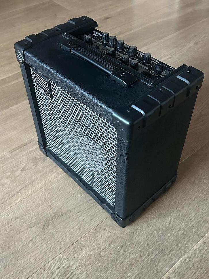 Ampli Guitare Roland Cube 30, Musique & Instruments, Amplis | Basse & Guitare, Comme neuf, Guitare, Moins de 50 watts, Enlèvement ou Envoi