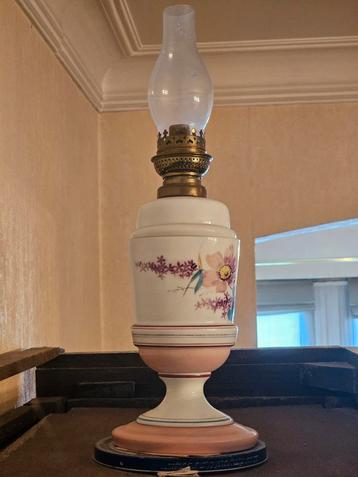 Vintage porseleinen petroleumlamp - bloemendecor beschikbaar voor biedingen
