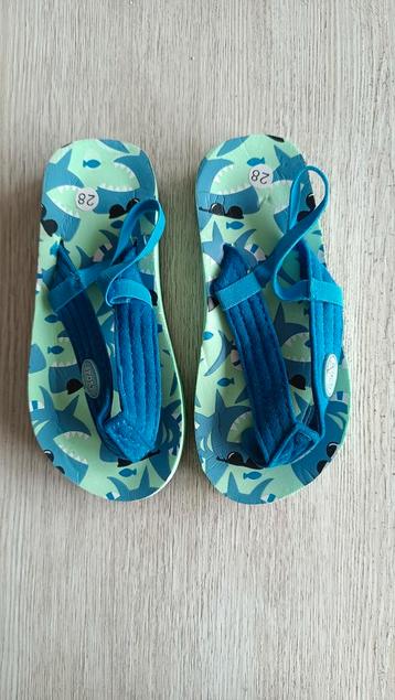 Teenslippers maat 28 beschikbaar voor biedingen