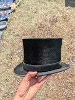 Chapeau haut de forme Varlet dessart, Ophalen