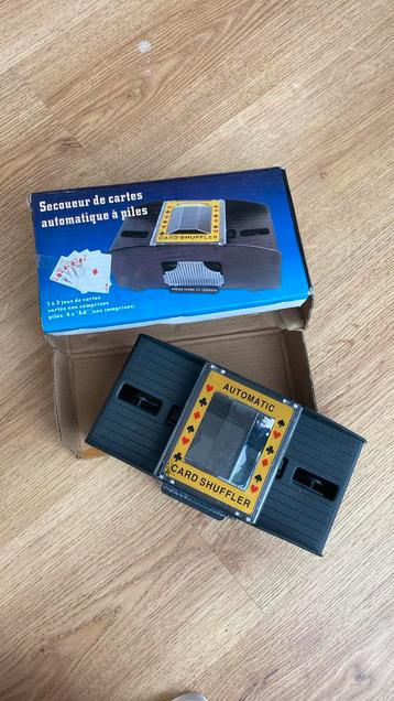 Automatische kaartenschudder beschikbaar voor biedingen
