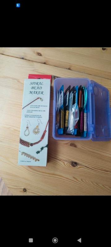 Création bijoux Deko beschikbaar voor biedingen