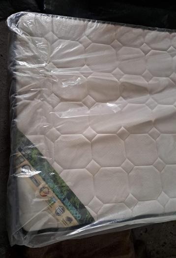 Matelas hypoallergénique neuf beschikbaar voor biedingen