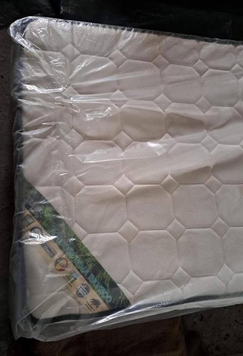 Matelas hypoallergénique neuf, Huis en Inrichting, Slaapkamer | Matrassen en Bedbodems, Nieuw, Matras, Ophalen