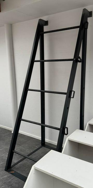 Rek om bvb rollen aan te hangen, Ophalen, Gebruikt