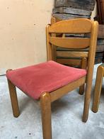 Lot 32 stapelbare retro vintage stoelen rode zitting, Huis en Inrichting, Stoelen, Ophalen