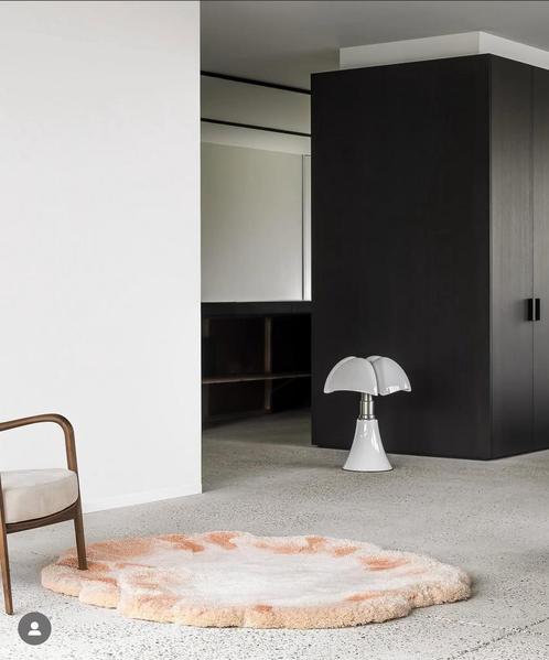 Luxe JOV tapijt (Peach) – Design Studio Mary Lennox, Huis en Inrichting, Stoffering | Tapijten en Vloerkleden, Zo goed als nieuw
