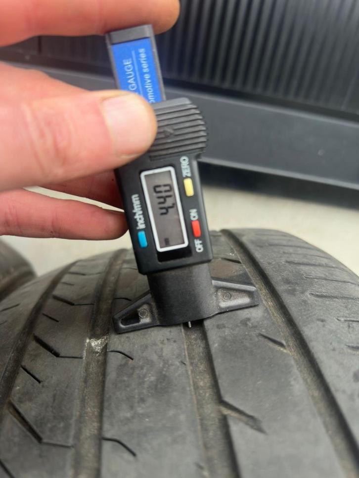 225/50 R17 98Y – 4mm DAVANTI OCCASIE STUKPRIJS: 25€, Auto-onderdelen, Overige Auto-onderdelen, BMW, Mercedes-Benz, Gebruikt, Ophalen