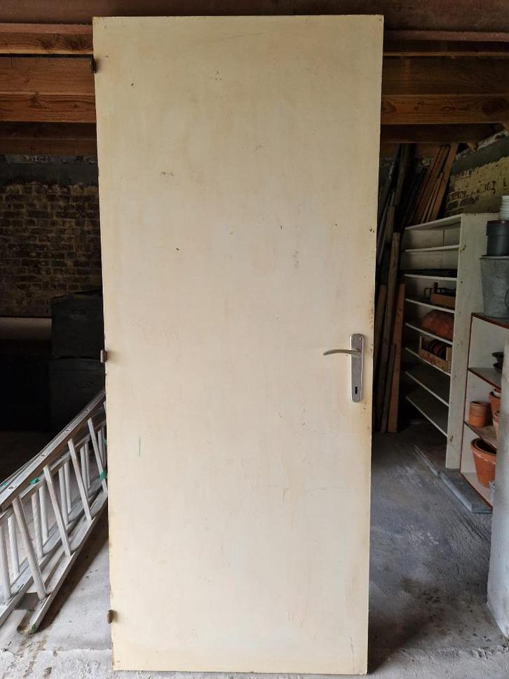 GRATIS oude binnendeur om te schilderen GRATIS, Doe-het-zelf en Bouw, Deuren en Vliegenramen, Gebruikt, Binnendeur, 200 tot 215 cm