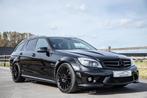 Mercedes-Benz C 63 AMG 6.2 V8*CARGO LÉGER*HISTOIRE*CAMÉRA, Autos, Mercedes-Benz, Carnet d'entretien, Cuir, 6208 cm³, Barres de toit