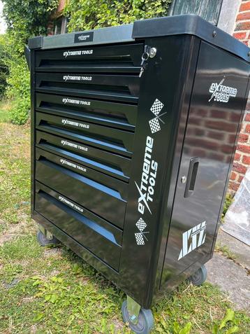 Servante beschikbaar voor biedingen