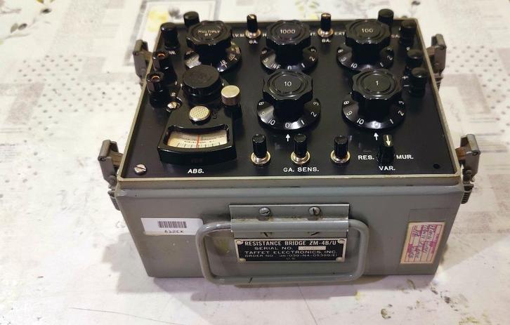 Militaire hoge precisie meetbrug., Doe-het-zelf en Bouw, Meetapparatuur, Gebruikt, Overige meters, Ophalen