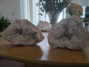 Berg geode 2 stuks beschikbaar voor biedingen