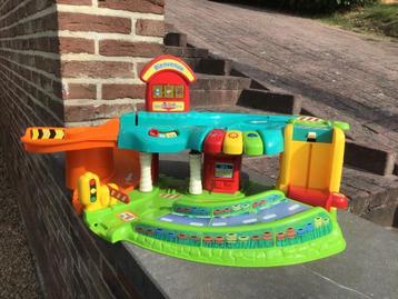 Tut Tut - mon garage éducatif - V Tech  beschikbaar voor biedingen