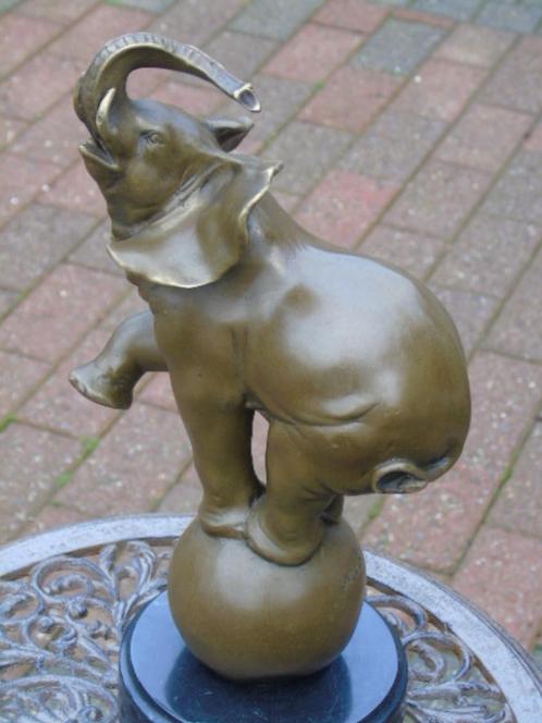 un éléphant sur boule en bronze signé, Antiquités & Art, Antiquités | Bronze & Cuivre, Bronze, Enlèvement