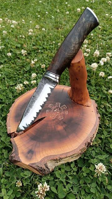 ️ Handgemaakt Outdoor Tool voor Kamperen en Avontuur beschikbaar voor biedingen