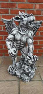 Gargoyle op rots in beton, Tuin en Terras, Ophalen, Nieuw, Beton, Dierenbeeld