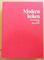 boek : MODERN KOKEN, Ophalen of Verzenden, Zo goed als nieuw, Gezond koken, Hoofdgerechten