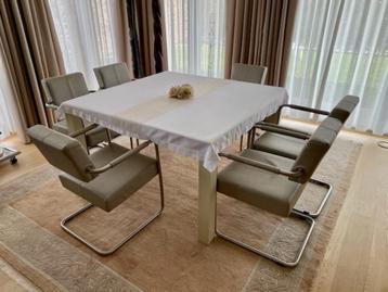 Table carrée chic et moderne couleur ivoire beige, Maison & Meubles, Tables | Tables à manger, 100 à 150 cm, Cinq personnes ou plus