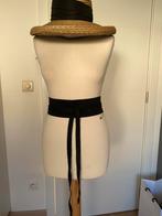 Ceinture en daim a nouer, Vêtements | Femmes, Ceintures, Cuir véritable, Enlèvement ou Envoi, Comme neuf, 80 à 90 cm