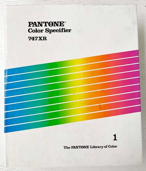 Spécificateur de couleur Pantone, Livres, Catalogues & Dépliants, Comme neuf, Catalogue, Enlèvement ou Envoi