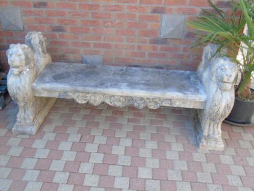 banc double de jardin en pierre bleu avec 4 têtes lions ., Jardin & Terrasse, Accessoires mobilier de jardin, Comme neuf, Enlèvement