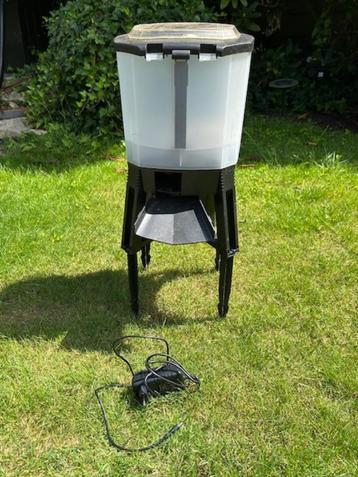 Superfish Solar Fish Feeder beschikbaar voor biedingen