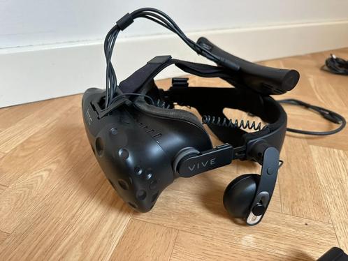 HTC Vive VR headset + base stations + wireless adapter, Games en Spelcomputers, Virtual Reality, Gebruikt, Pc, VR-bril, Ophalen