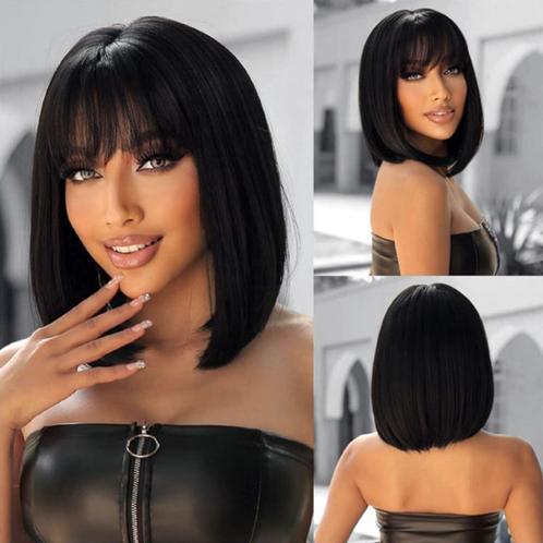 Luxe en sexy pruik zwart kort steil bob model met pony Talla, Handtassen en Accessoires, Uiterlijk | Haarverzorging, Nieuw, Pruik of Haarverlenging