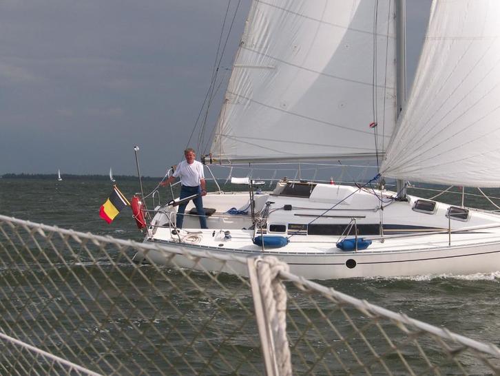 ZEILBOOT BENETEAU FIRST 285, Watersport en Boten, Kajuitzeilboten en Zeiljachten, Gebruikt, Tourjacht of Cruiser, Polyester, 6 tot 9 meter