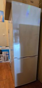 Koelkast + luchtontvochtiger + kleine heteluchtfriteuse, Ophalen, 100 tot 150 liter, Zo goed als nieuw, Energieklasse A of zuiniger