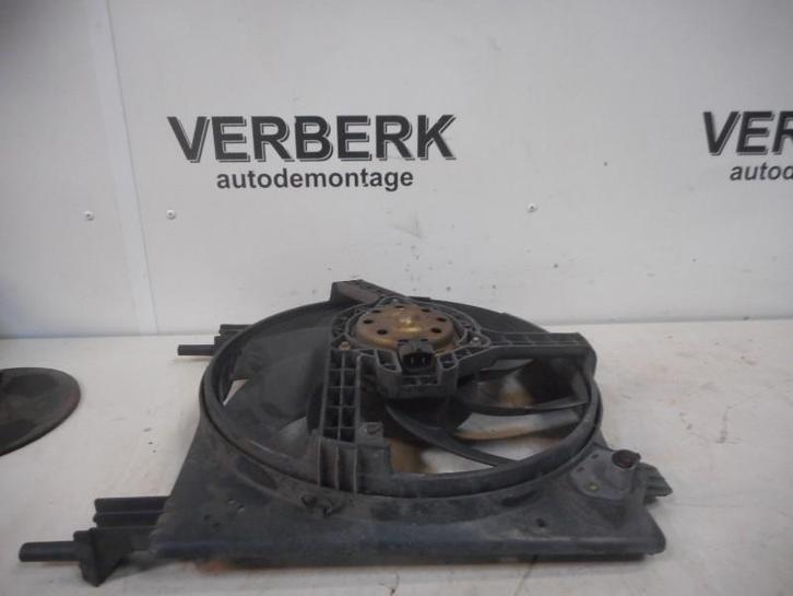 KOELVENTILATORMOTOR Ford Puma (97FB8C607AA), Auto-onderdelen, Airco en Verwarming, Ford, Gebruikt