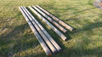Ronde geschaafde tuinpalen beschikbaar voor biedingen