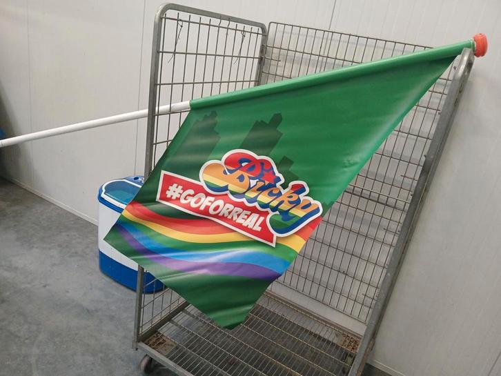 bicky 2 vlaggen op vlaggen stok, Divers, Drapeaux & Banderoles, Enlèvement ou Envoi