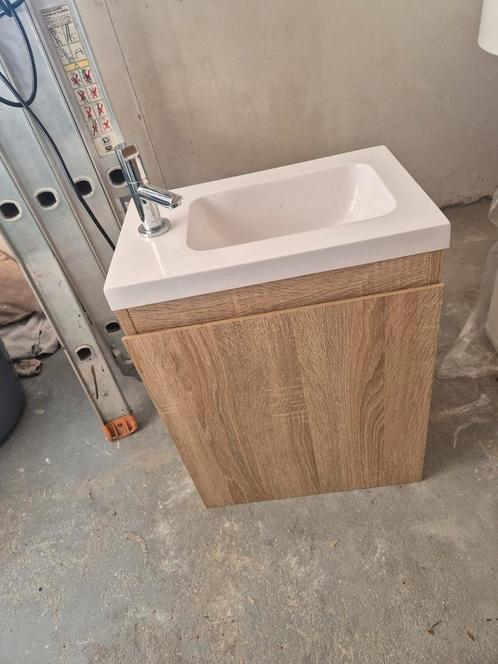 Toiletmeubel met bijpassende spiegel, Huis en Inrichting, Badkamer | Badkamermeubels, Zo goed als nieuw, Ophalen