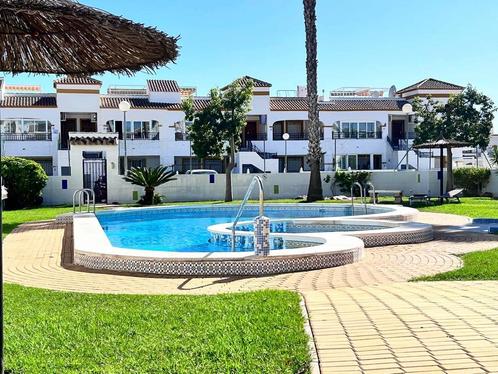 SUPERBE PENTHOUSE RENOVE DANS UN GOLF, Immo, Étranger, Espagne, Appartement, Ville