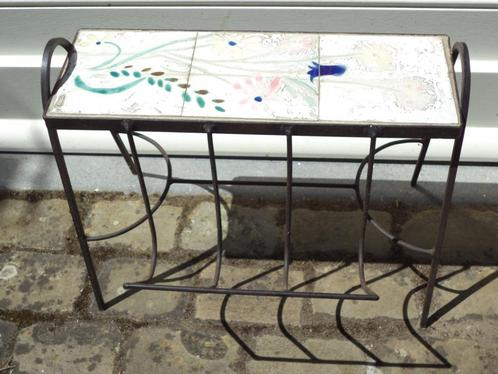 art deco keramiek tegels SNYERS smeedijzer tafeltje krantrek, Antiek en Kunst, Antiek | Meubels | Tafels, Ophalen