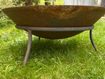 Vuurschaal diameter 47 cm, met onderstel beschikbaar voor biedingen