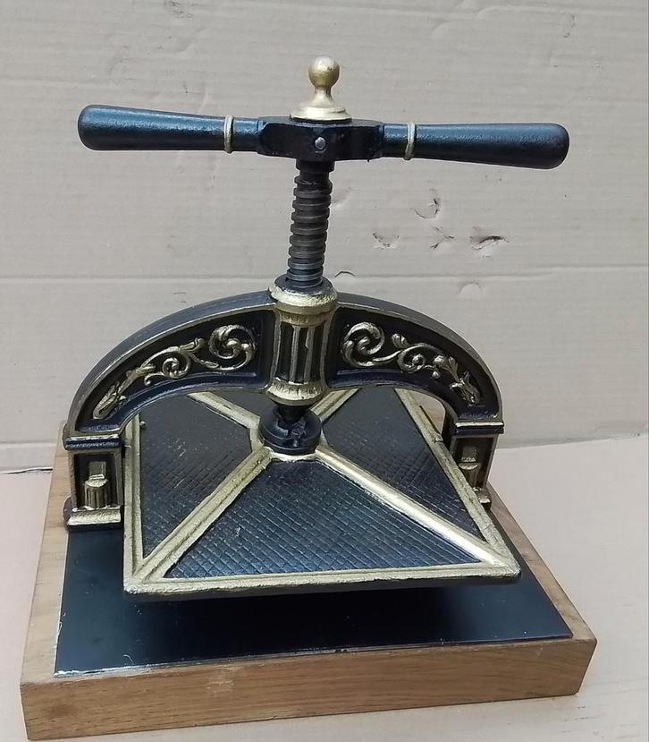Uitzonderlijke antieke boekenpers in gietijzer, Antiek en Kunst, Antiek | Gereedschap en Instrumenten, Ophalen of Verzenden